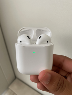 Apple AirPods 1st Gen – Like New, Includes Charging Case and Box - Arlington, VA