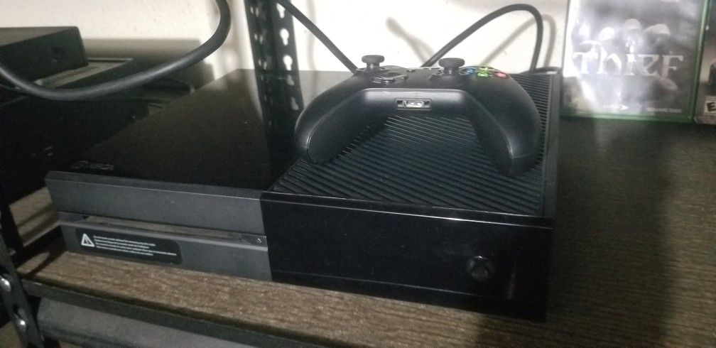 XBOX ONE Console, Controller and games

