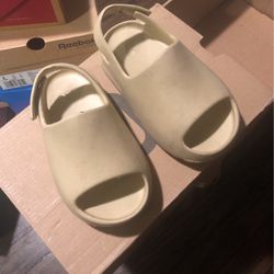 Yeezy 700 Infant Slides