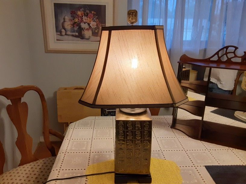  REALLY NEAT LOOKING ASIAN  LAMP 