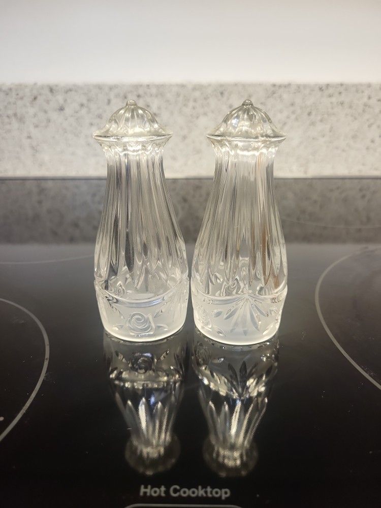 Vintage Oneida Southern Garden Crystal Salt and Pepper Shaker