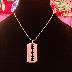 Sterling ‘Hellkats LA’ Old Time Razor Necklace 