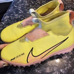 Indoor Soccer Cleats 4.5Y