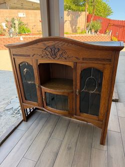 Beautiful Vintage Wooden Vitrina.