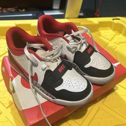 Nike Sneaker For Kids Red black And White 