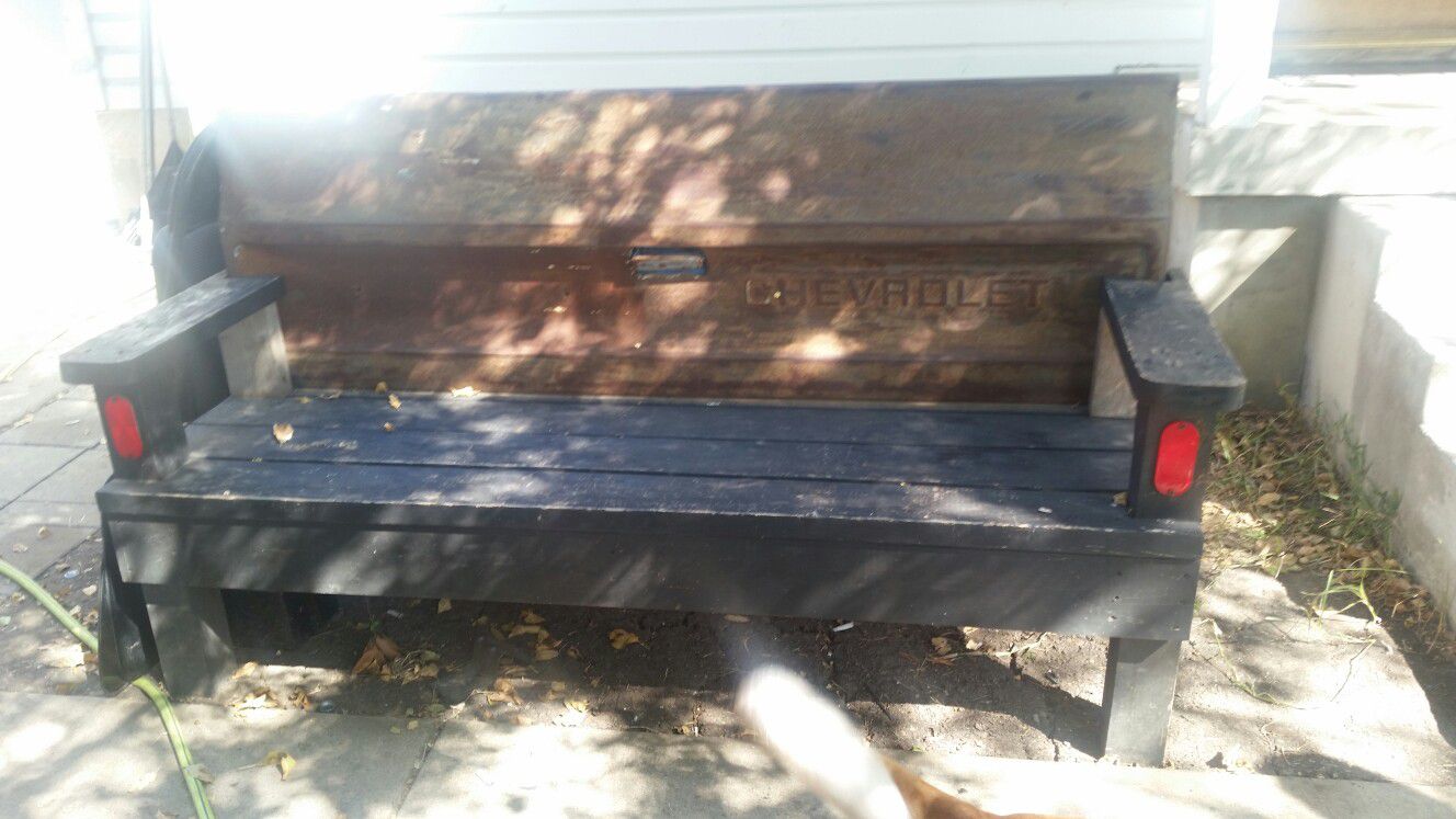 CHEVY TAILGATE BENCH SEAT