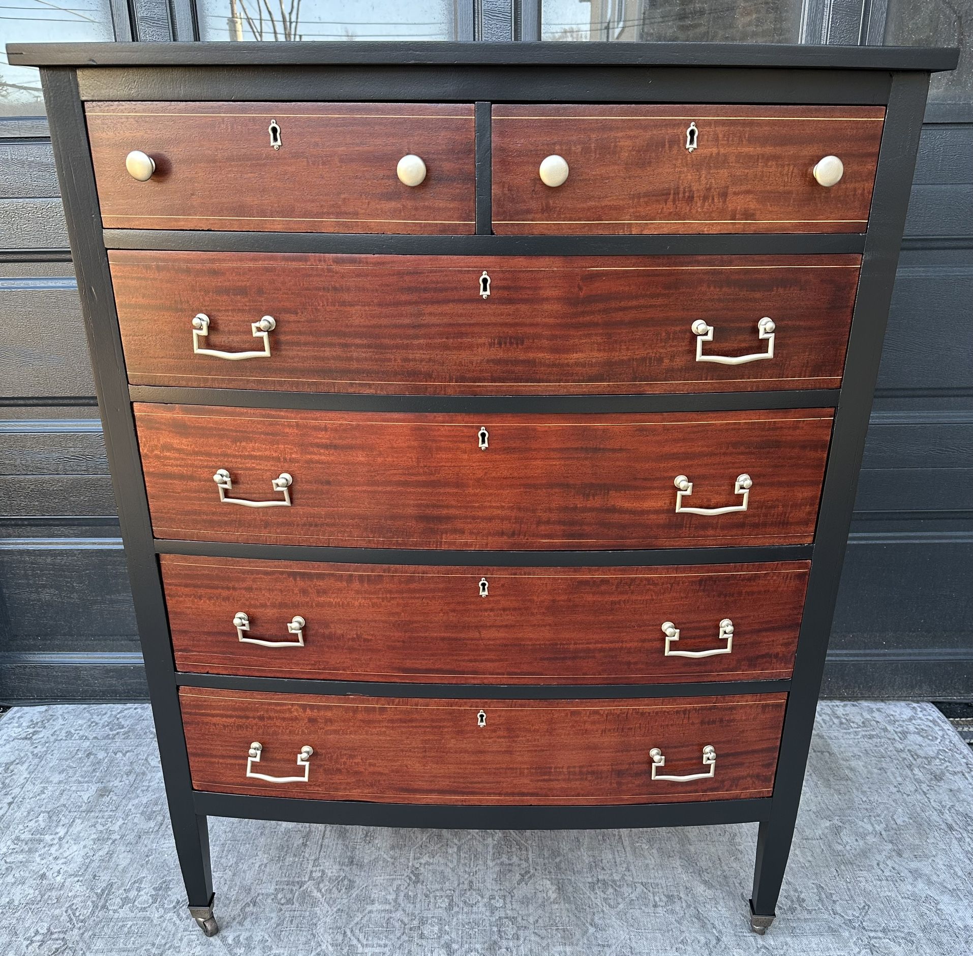 Dresser/Bureau/ Tall Chest/ Chest Of Drawers .