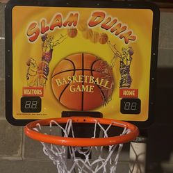 Basketball mini hoop with score keeper 