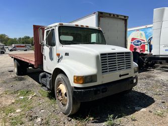 2000 International 4700 DT466E Manual 6speed transmission