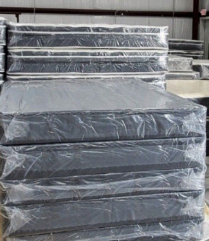 Queen Size New Box Spring Can Deliver 