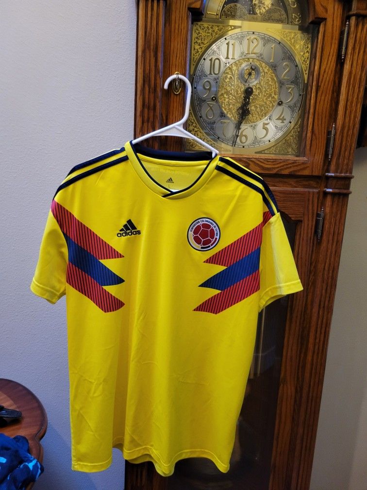 Short Sleeved Soccer Jersey Adidas Size L