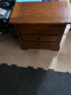 3 drawer nightstand