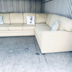 Stunning Pristine High End Robb & Stucky Coastal Queen Sleeper Sectional Sofa(Mattress Never Used)