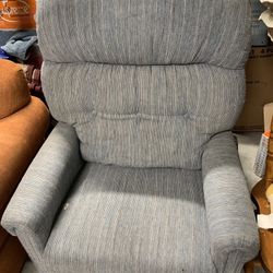 2 Recliners 