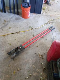 Hole digger