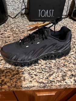 Nike Dn8 size 8M