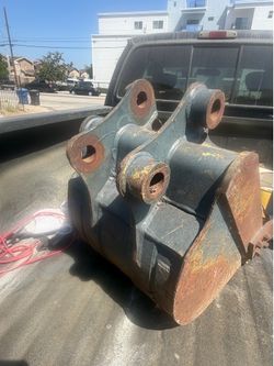 Excavator 24” bucket