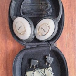 BOSE Quiet Comfort 15 QC15 Noise Cancelling Headphones Over The Ear Wired, Case battery 🪫🔋 operated 