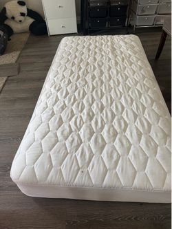 Brand new twin mattress never used