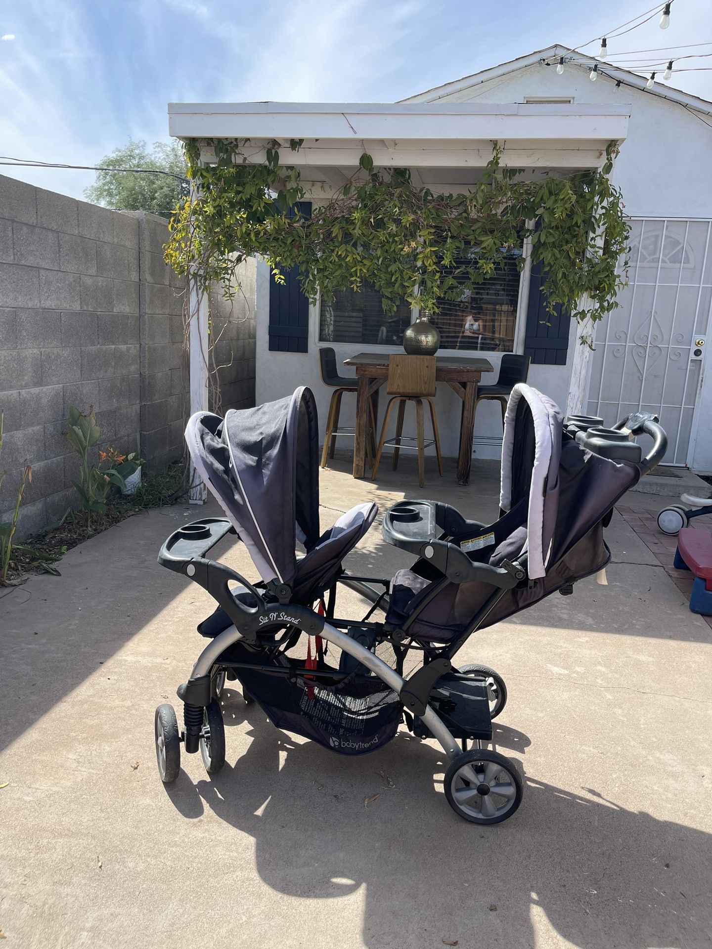 *GENTLY USED* Baby Trend Sit N’ Stand Double Stroller