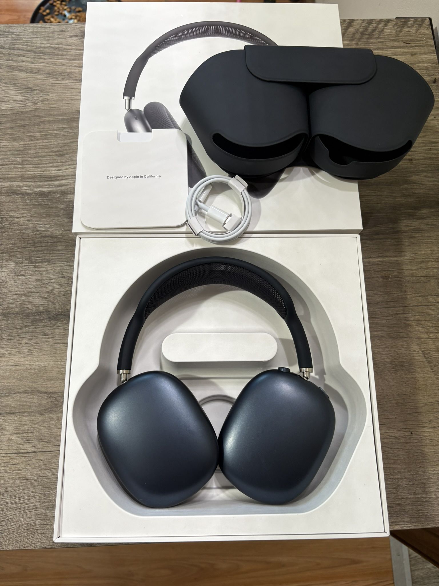 AirPod Max - Midnight *used once* (limited warranty)