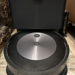 Roomba J7+