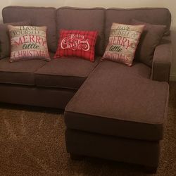 Grey sectional sofa/couch (*Still has tags on it)