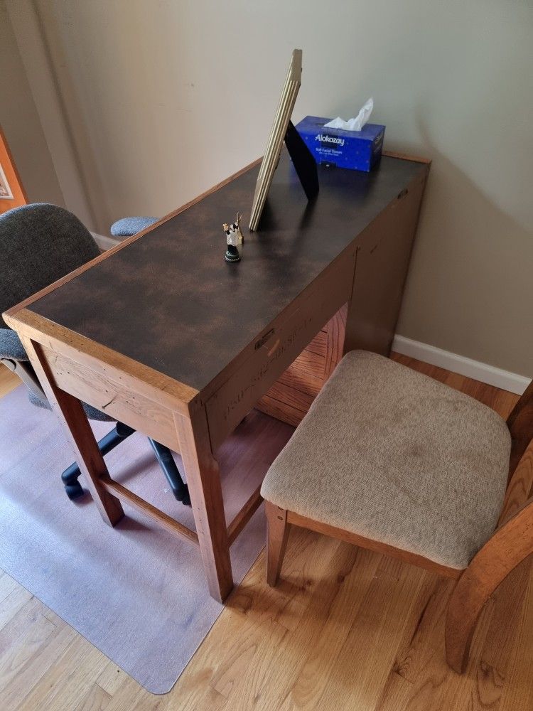 Short Width Office Table Hard Wood