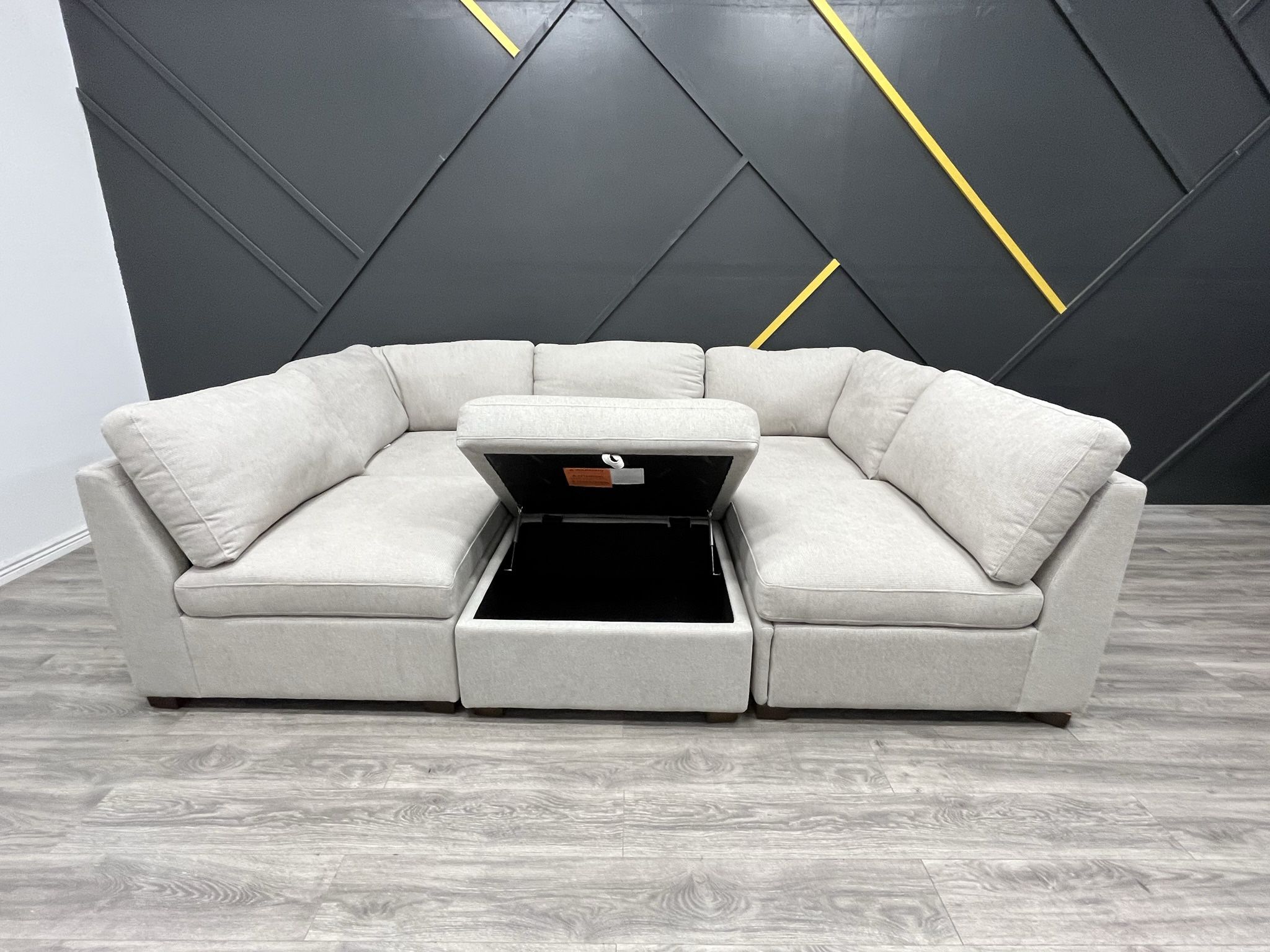 Thomasville Sectional Modular Couch - Free Delivery