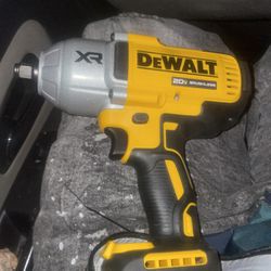 Dewalt Impact Wrench XR 1/2 Inch 3 Speed And Compact 