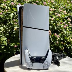 Like New 1TB PS5 Slim 
