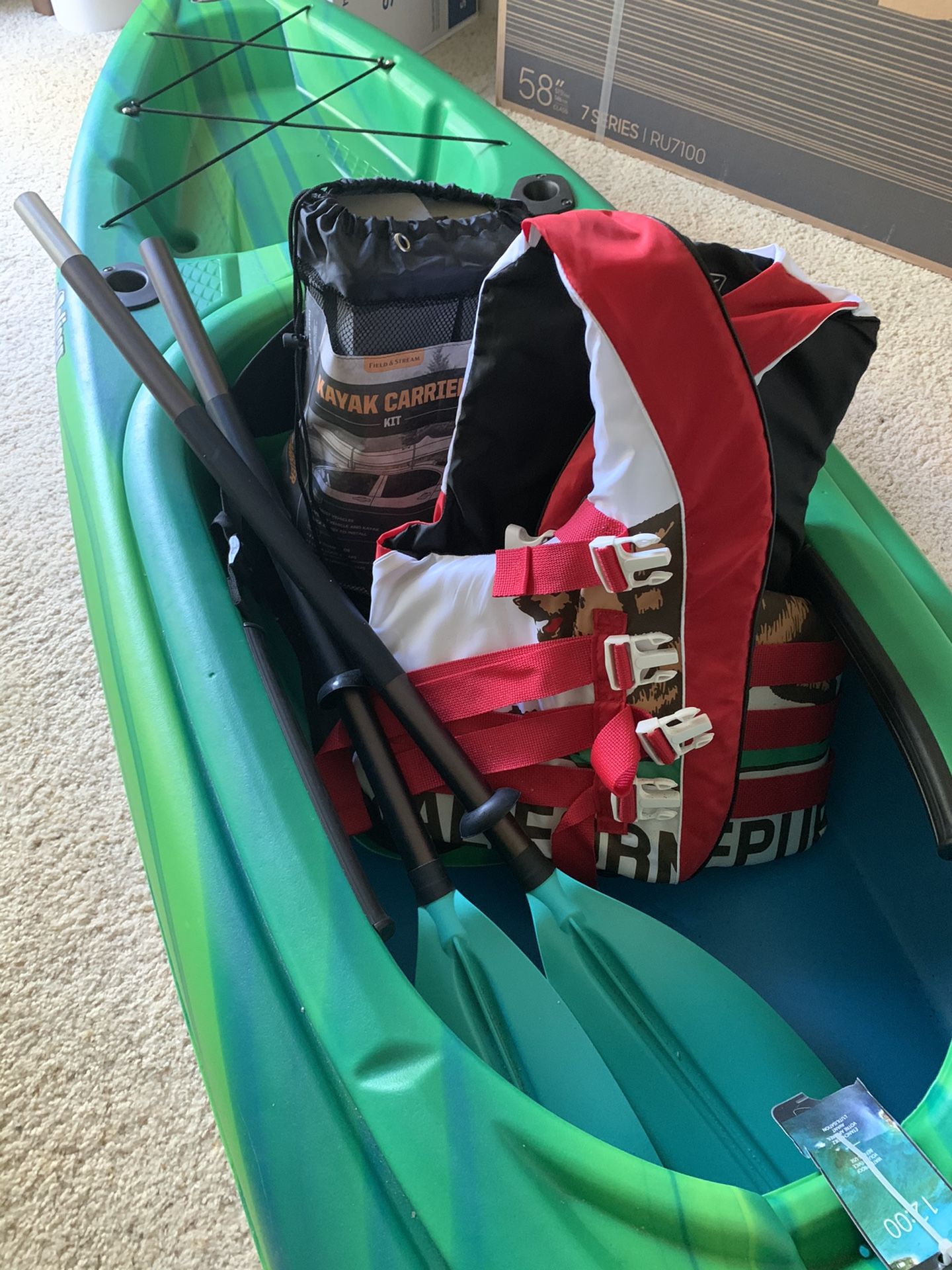 Kayak Almost New. And Kit too.