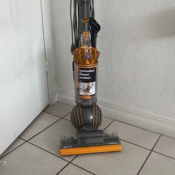 Dyson Vacuum 