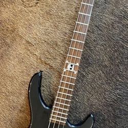 Special Edition  Squire Fender Skull