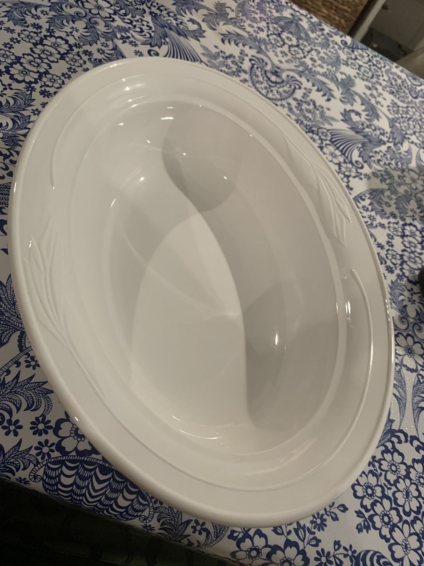 Dinnerware And Serving Bowls And Plates