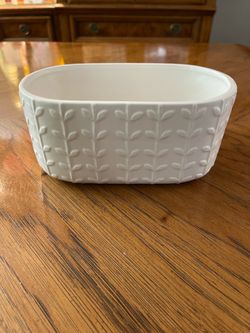 Decorative White Ceramic Planter with Leaf Pattern - Like New