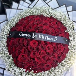 100 Rose Bouquet With Babies Breath 