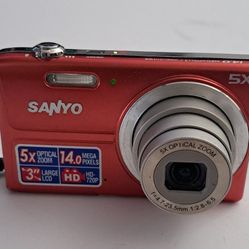 Sanyo VPC-T1496 R Digital Camera 