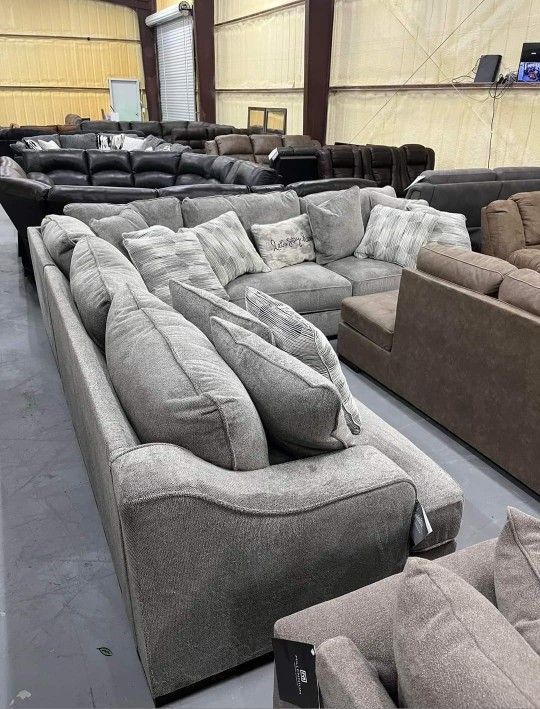 BAYLESS SMOKE 4 PIECE SECTIONAL