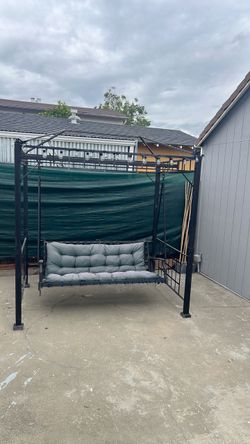Outdoor Pergola Swing with Cushion