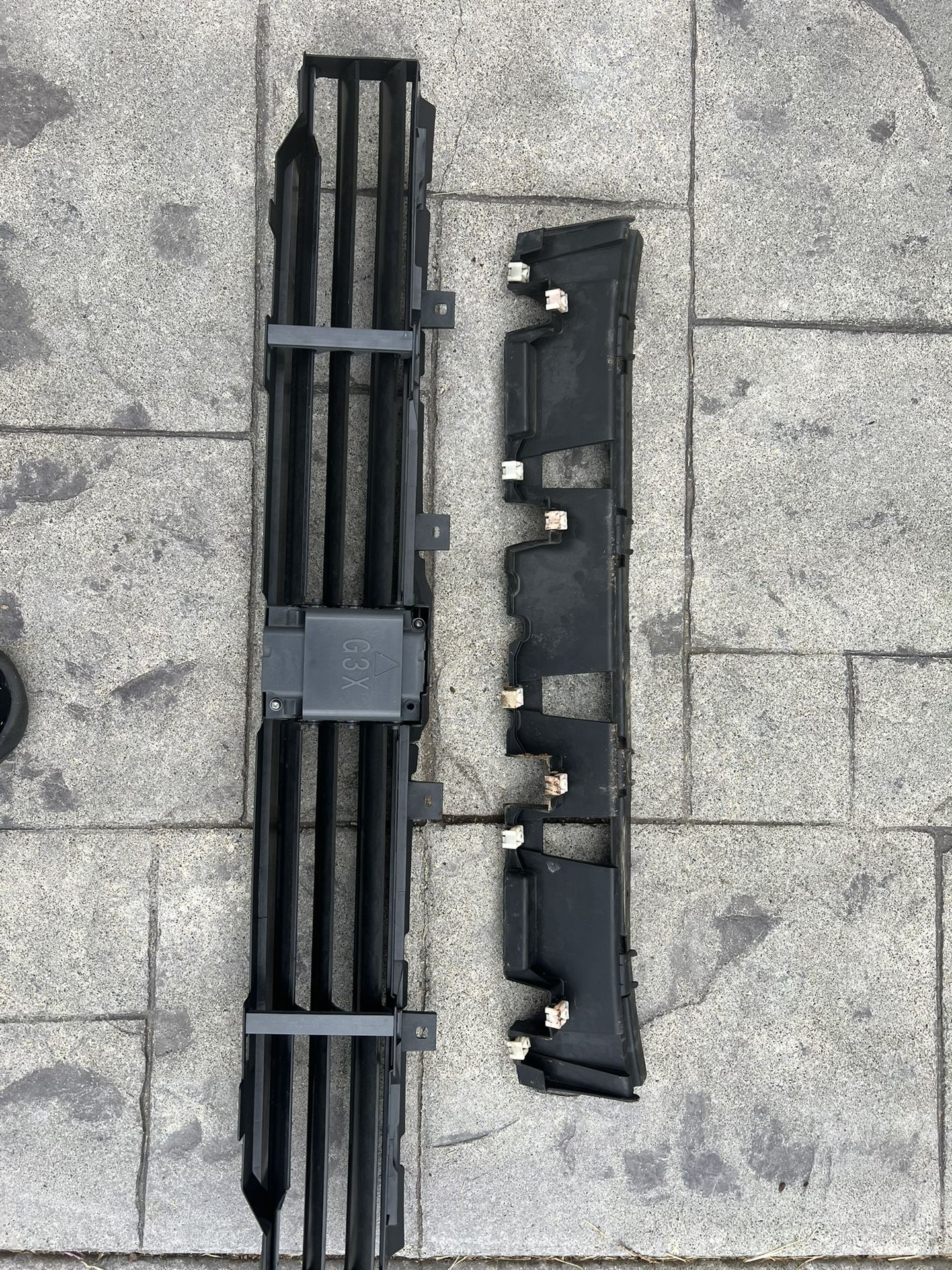 Parts Bmw 5 Series G30  front bumper grille air shutter OEM