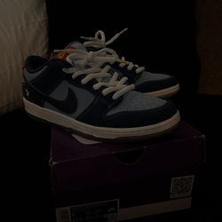 NIKE  SB DUNK LOW PRM