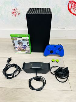 Xbox Series X - Disc Version - 1 TB , Bonus 1 Game , 1 Charging Station ( Used )