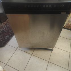 Kenmore Elite Dishwasher (Needs Fix)