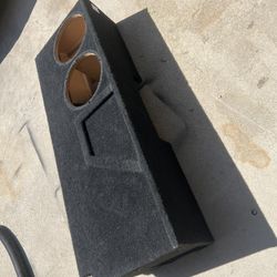 ($150 firm) 1999 to 06 Chevy Extended cab 2/12s sub box custom built