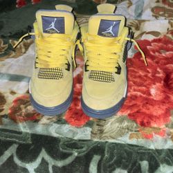 Jordan 4 Lightnings 