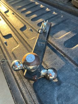 Triple tow hitch