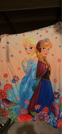 Frozen full size reversible comforter