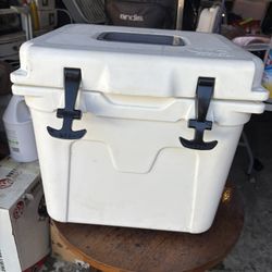 LT 25qt Cooler