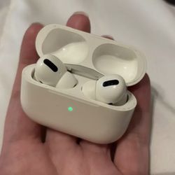 Apple Airpods Pro ( 2nd gen) With Charger Case  